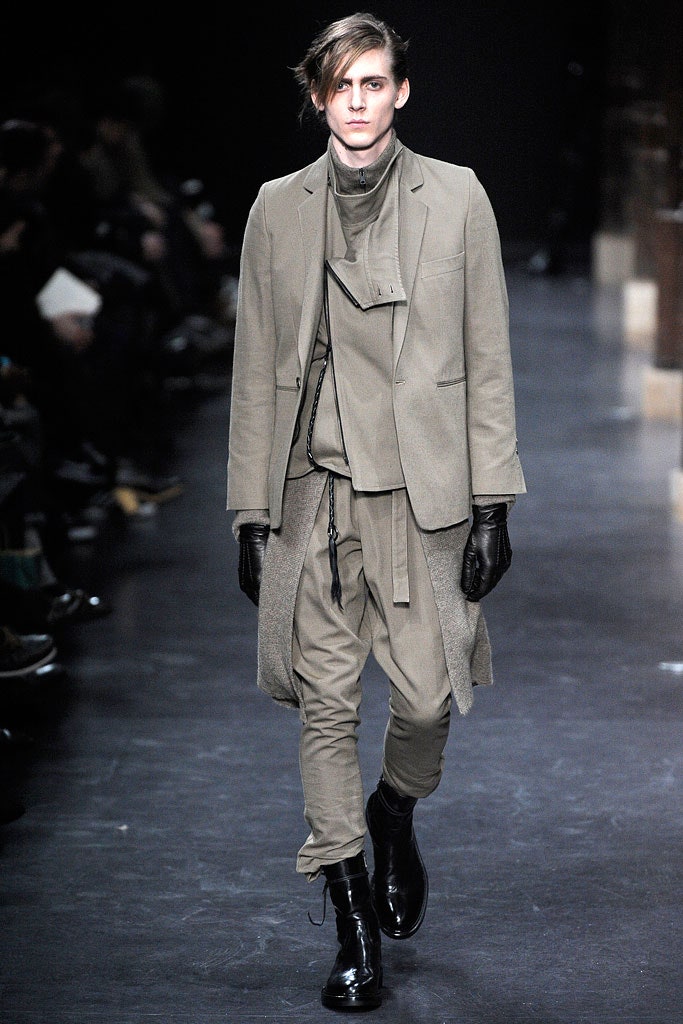 gray wool long-sleeve collared tailored zippered coat