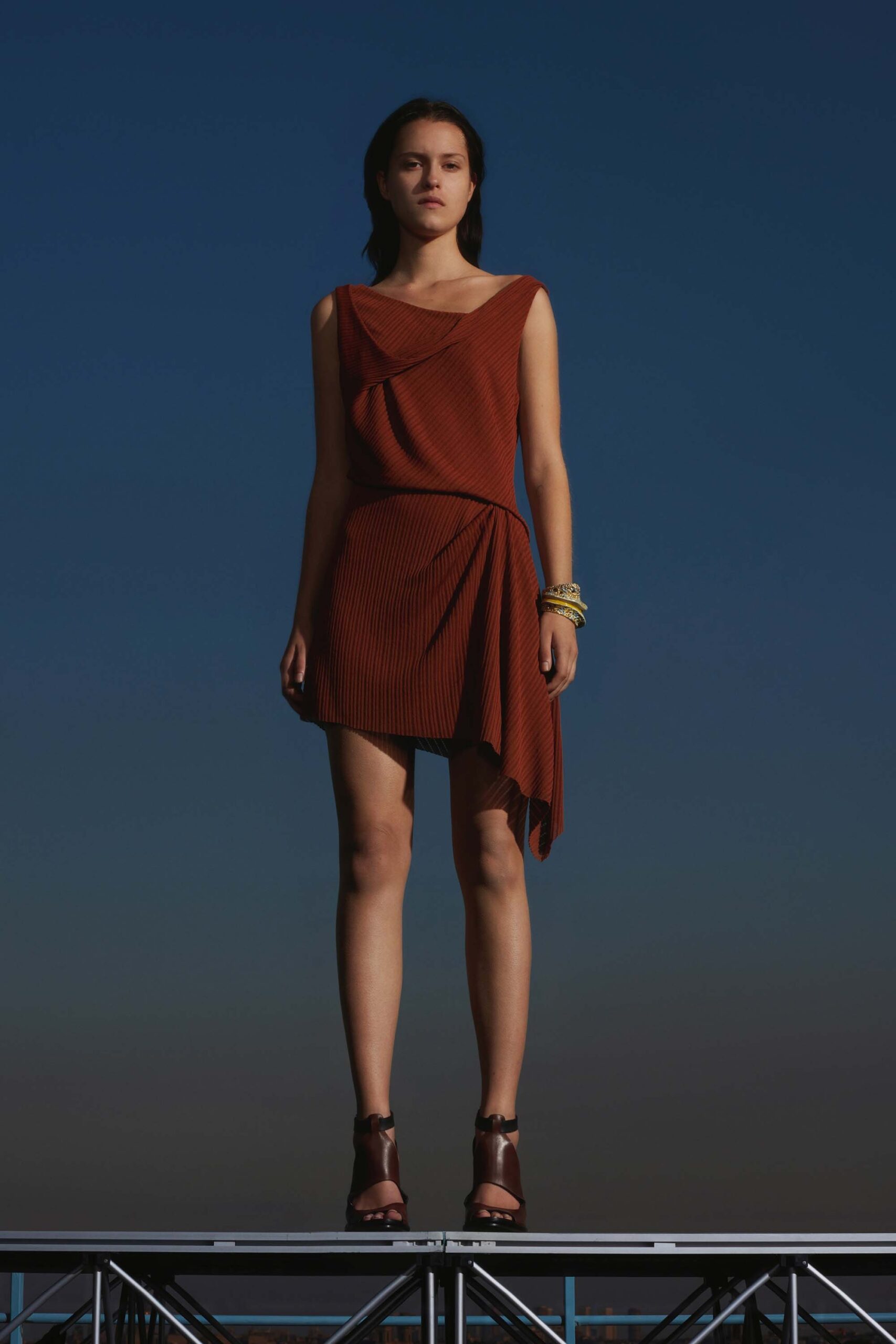 fitted brown sleeveless dress