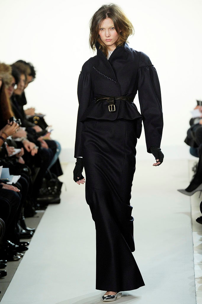 black wool long-sleeve collared structured zippered jacket