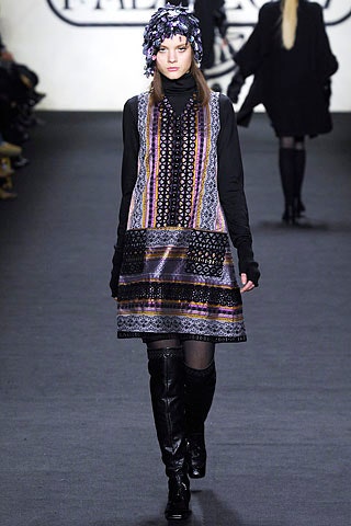 black multi-layered mini dress with hat