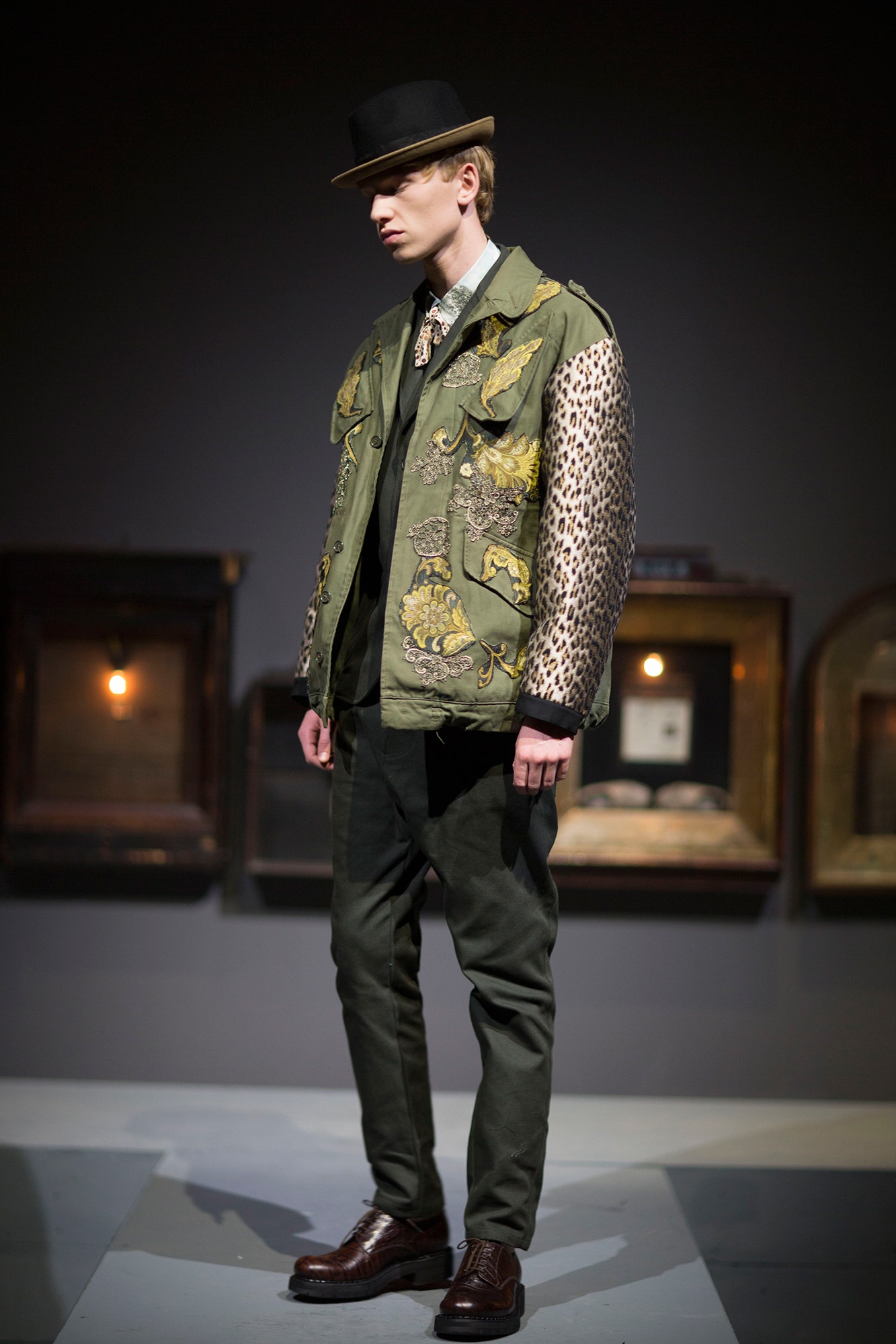 green cotton long-sleeve collared relaxed animal-print embroidered jacket