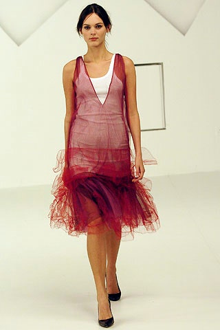 red tulle sleeveless dress