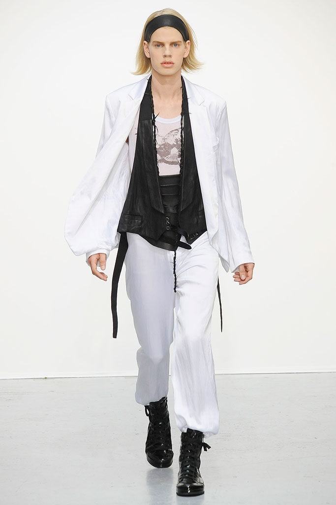 white silk long-sleeve collared relaxed buttoned blazer