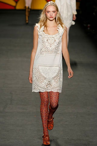 white lace fitted dress