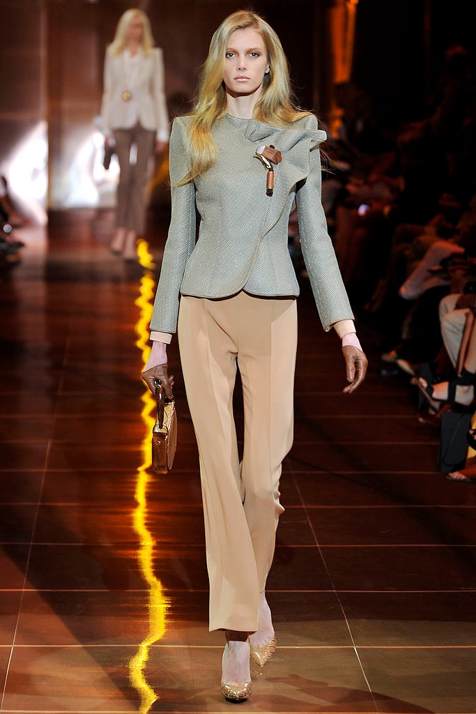 gray silk long-sleeve collared tailored blazer
