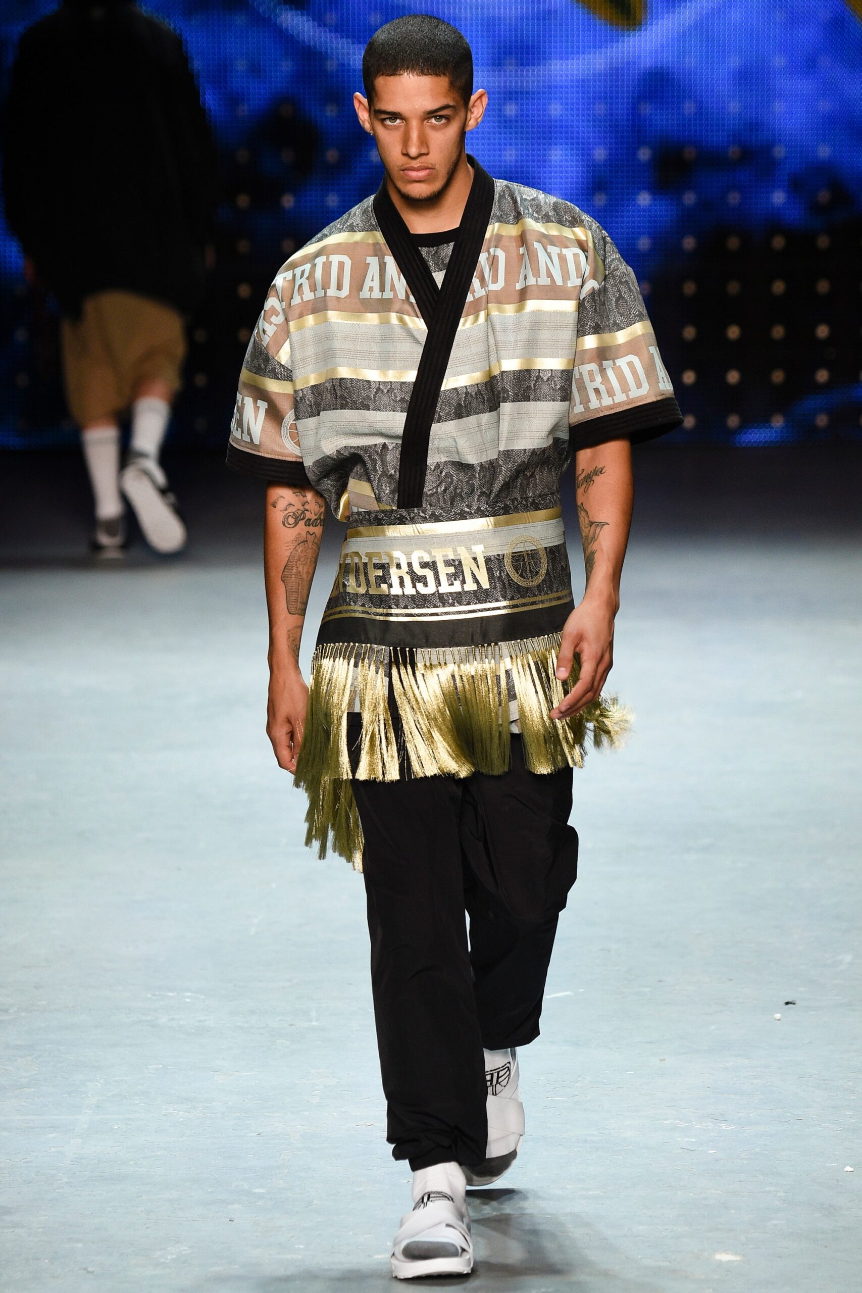 relaxed black and gold top with pants