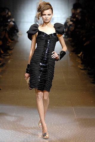 black fitted sleeveless dress