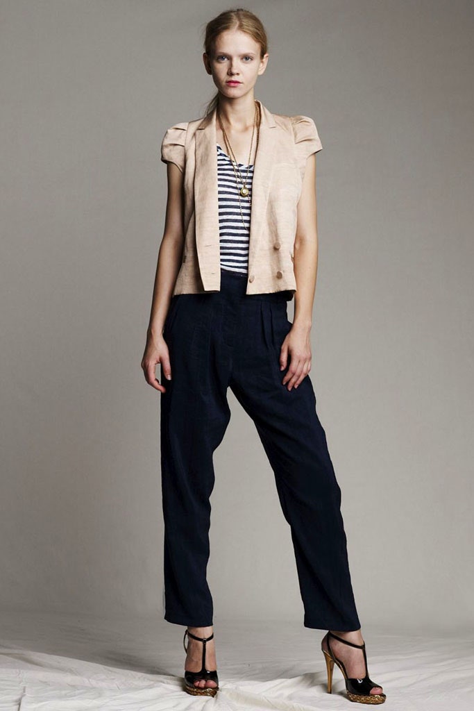 beige cotton short-sleeve collared relaxed buttoned jacket