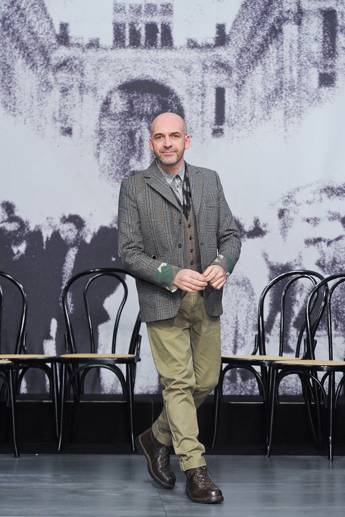 gray tweed blazer with beige pants