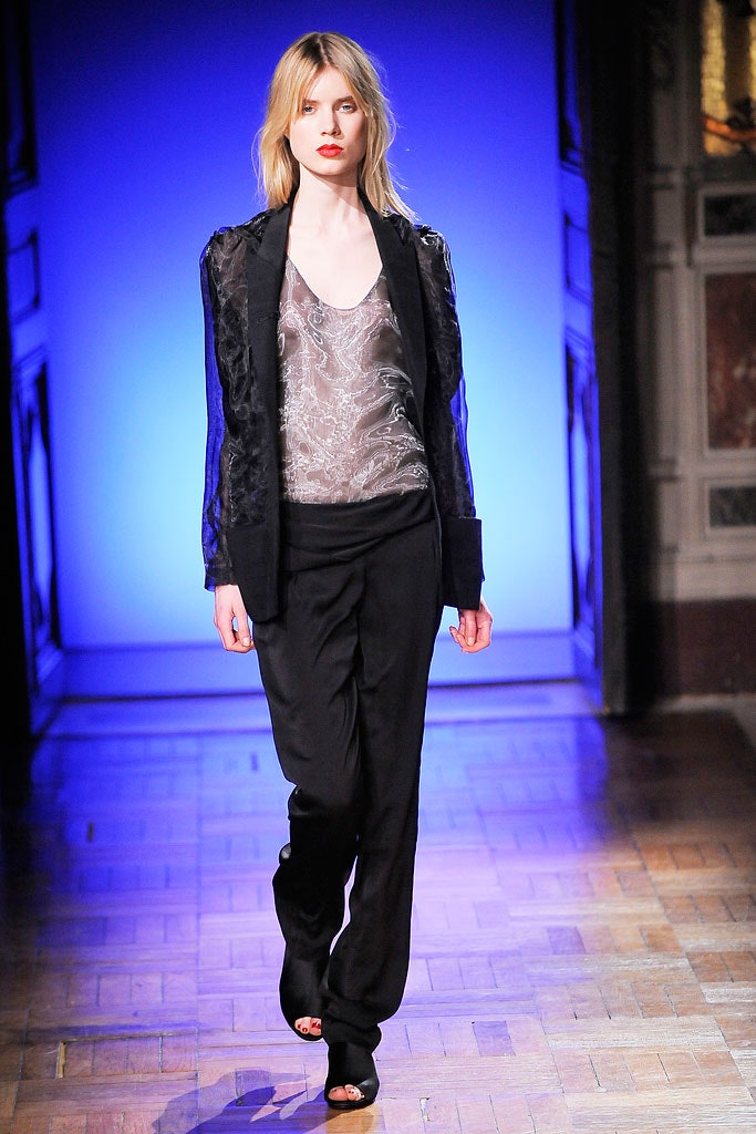 black tailored blazer gray top relaxed pants