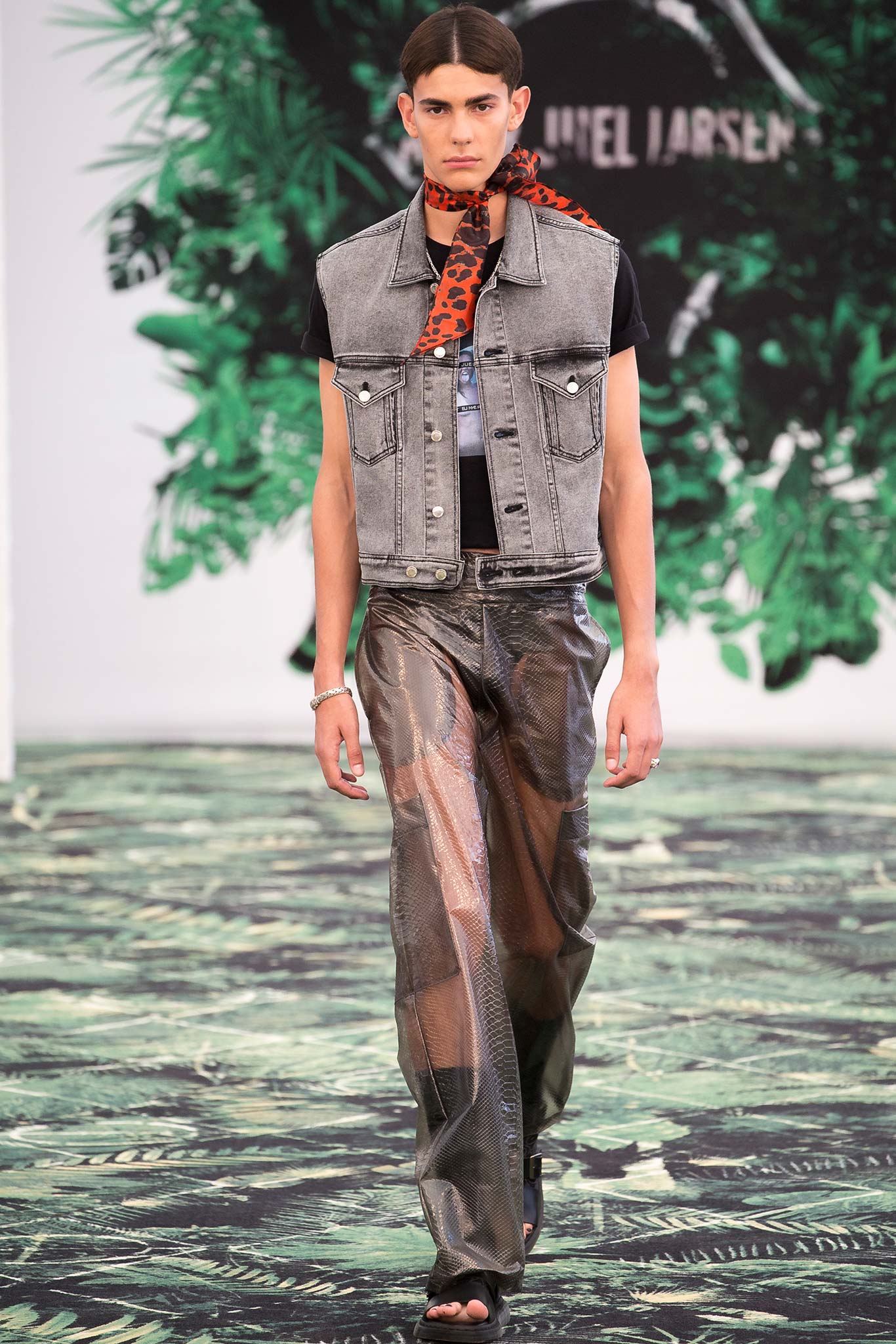 gray denim vest with black t-shirt