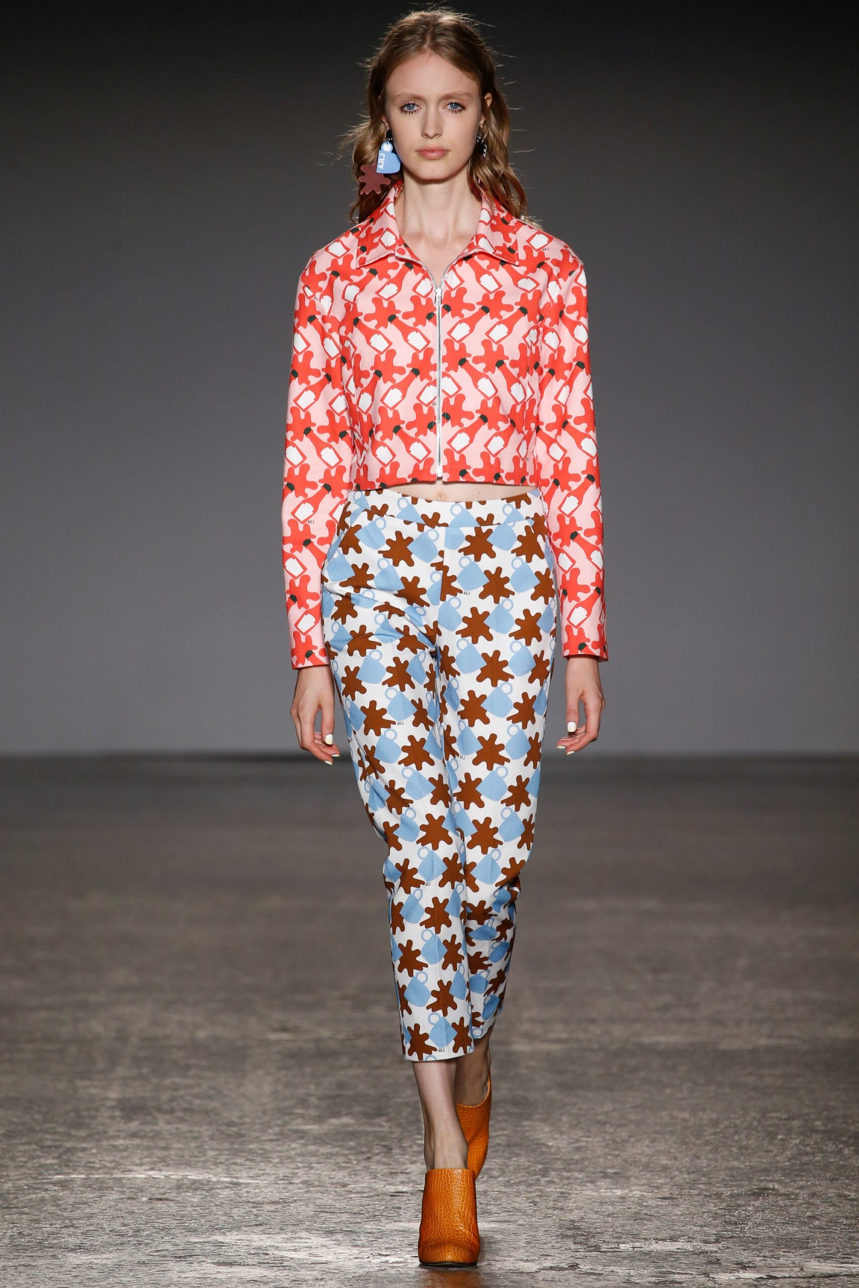 red cotton long-sleeve collared fitted printed jacket