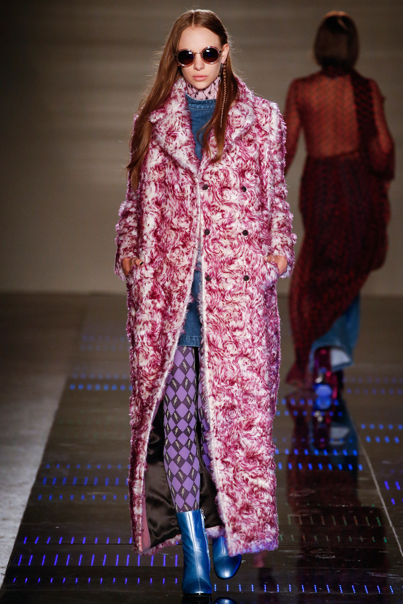 pink faux-fur long-sleeve collared relaxed layered coat