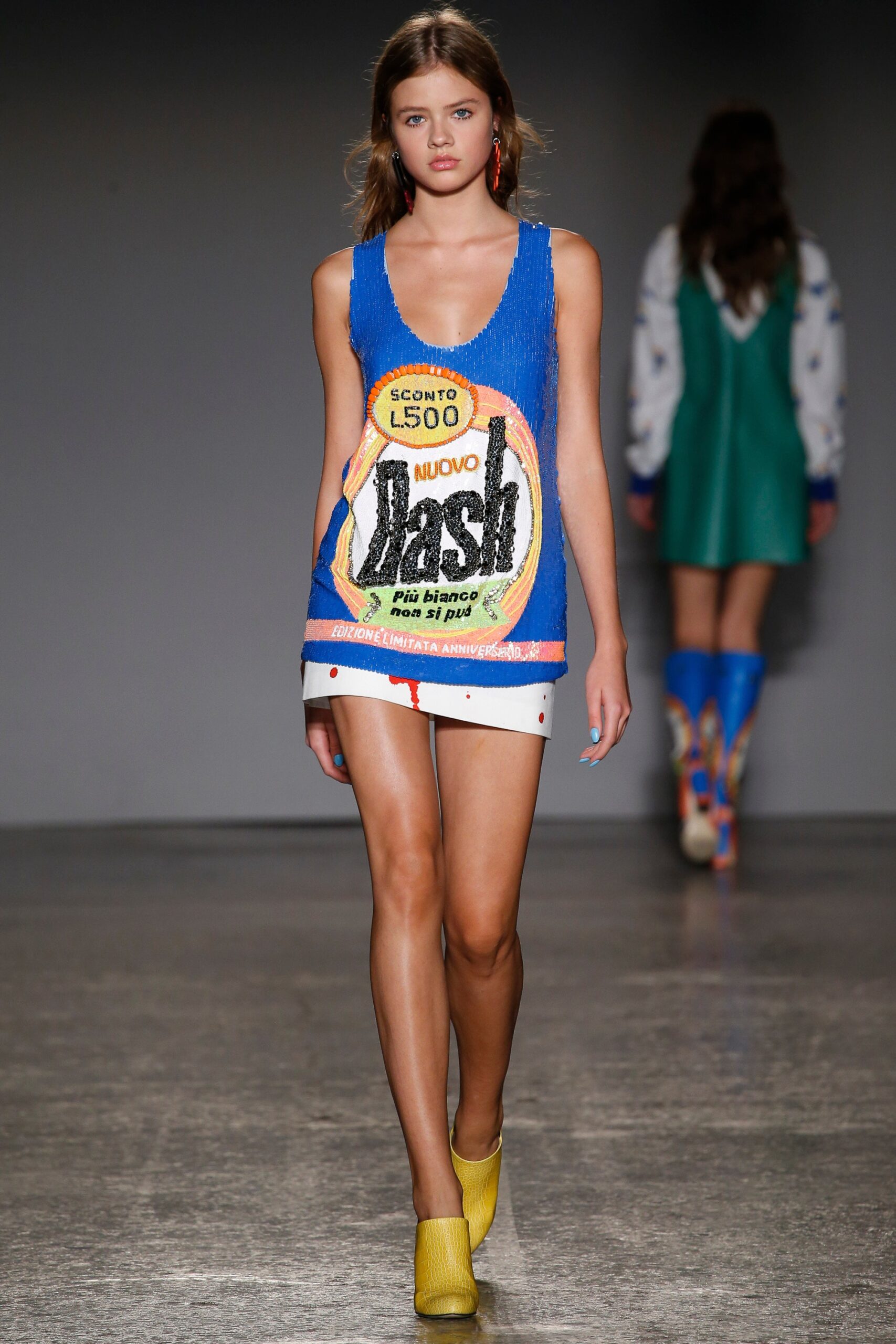blue printed mini dress with yellow shoes