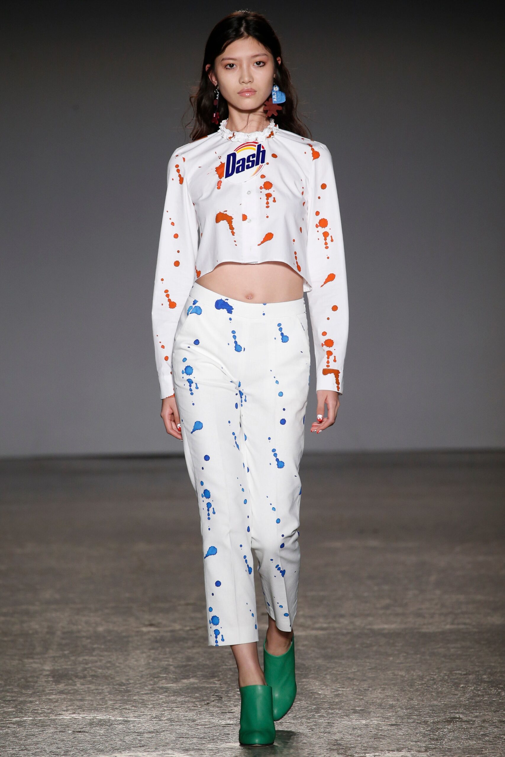white cotton long-sleeve fitted printed cropped top