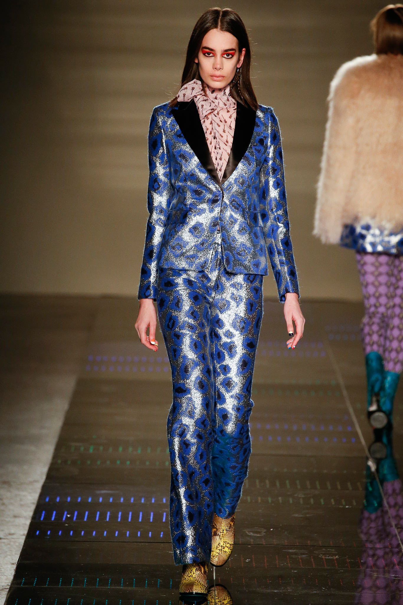 blue silk long-sleeve collared tailored printed suit