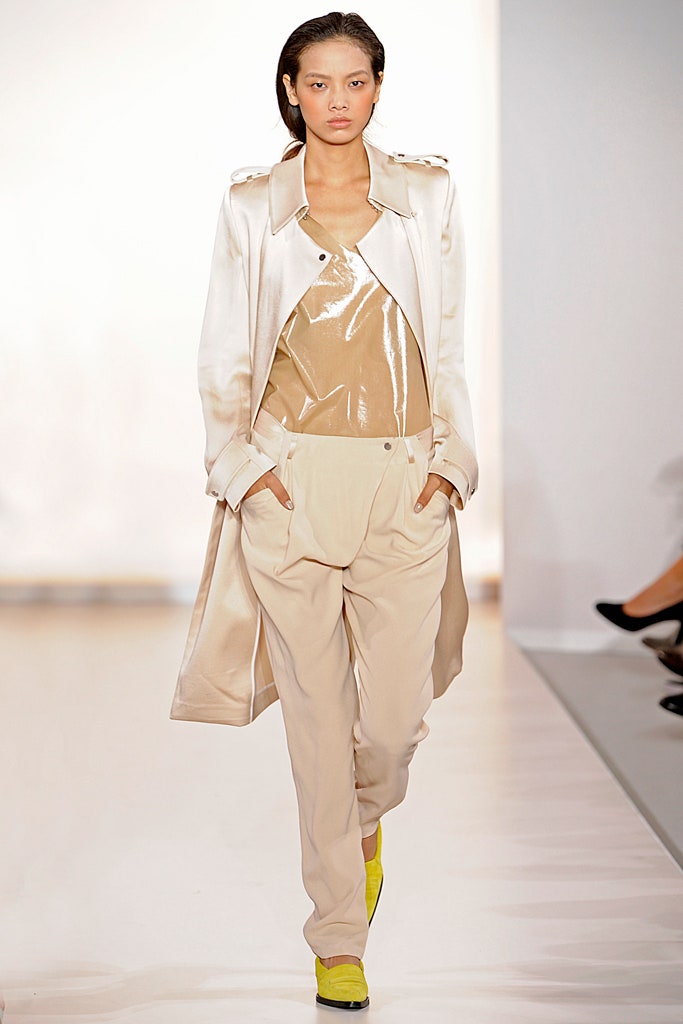 beige silk coat with gold top