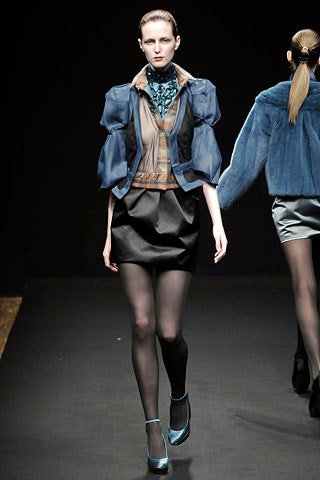 blue cotton long-sleeve collared structured pleated jacket