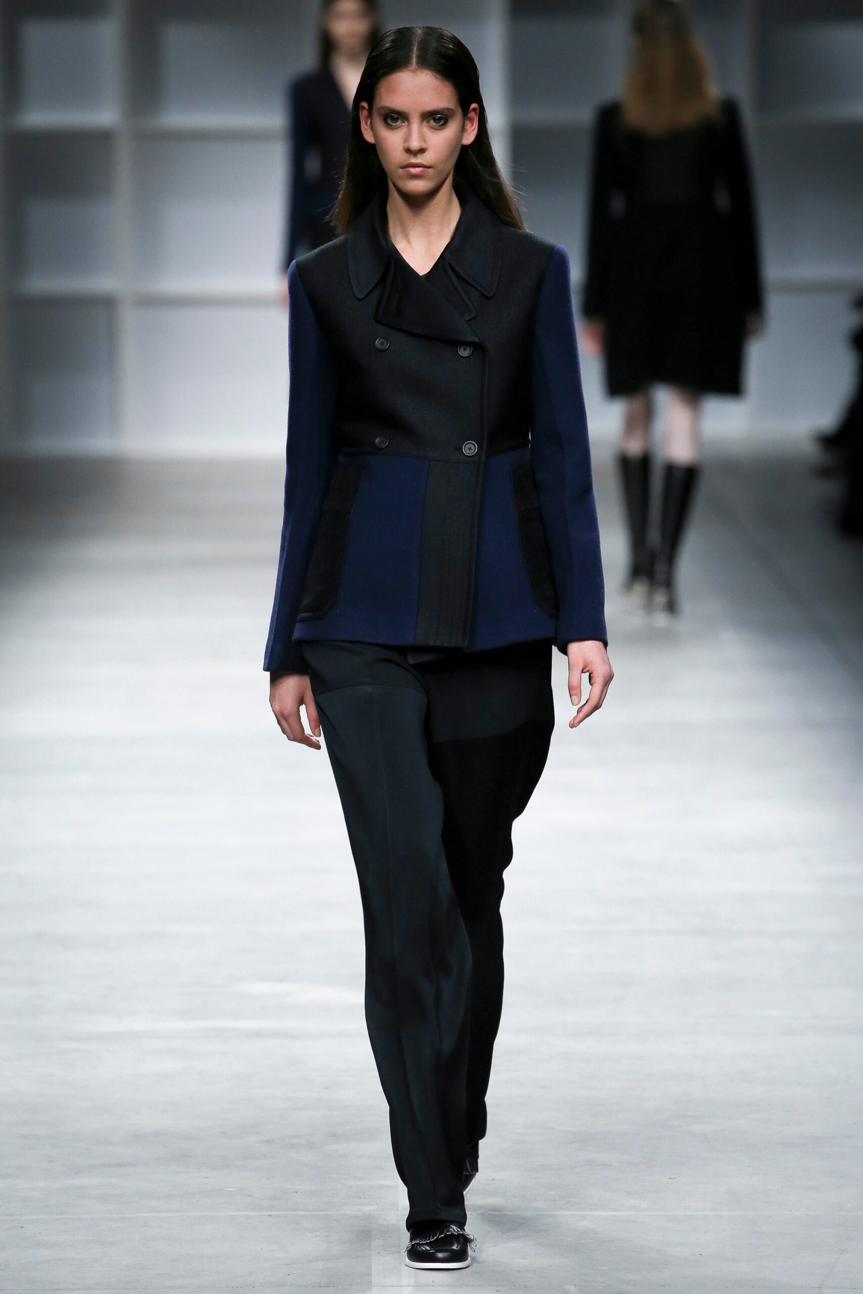 black and blue structured blazer with tailored pants
