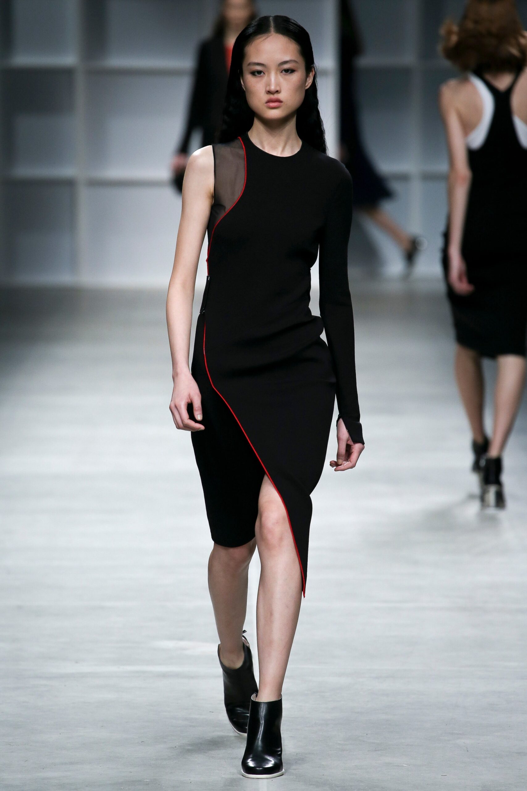 black fitted asymmetric dress