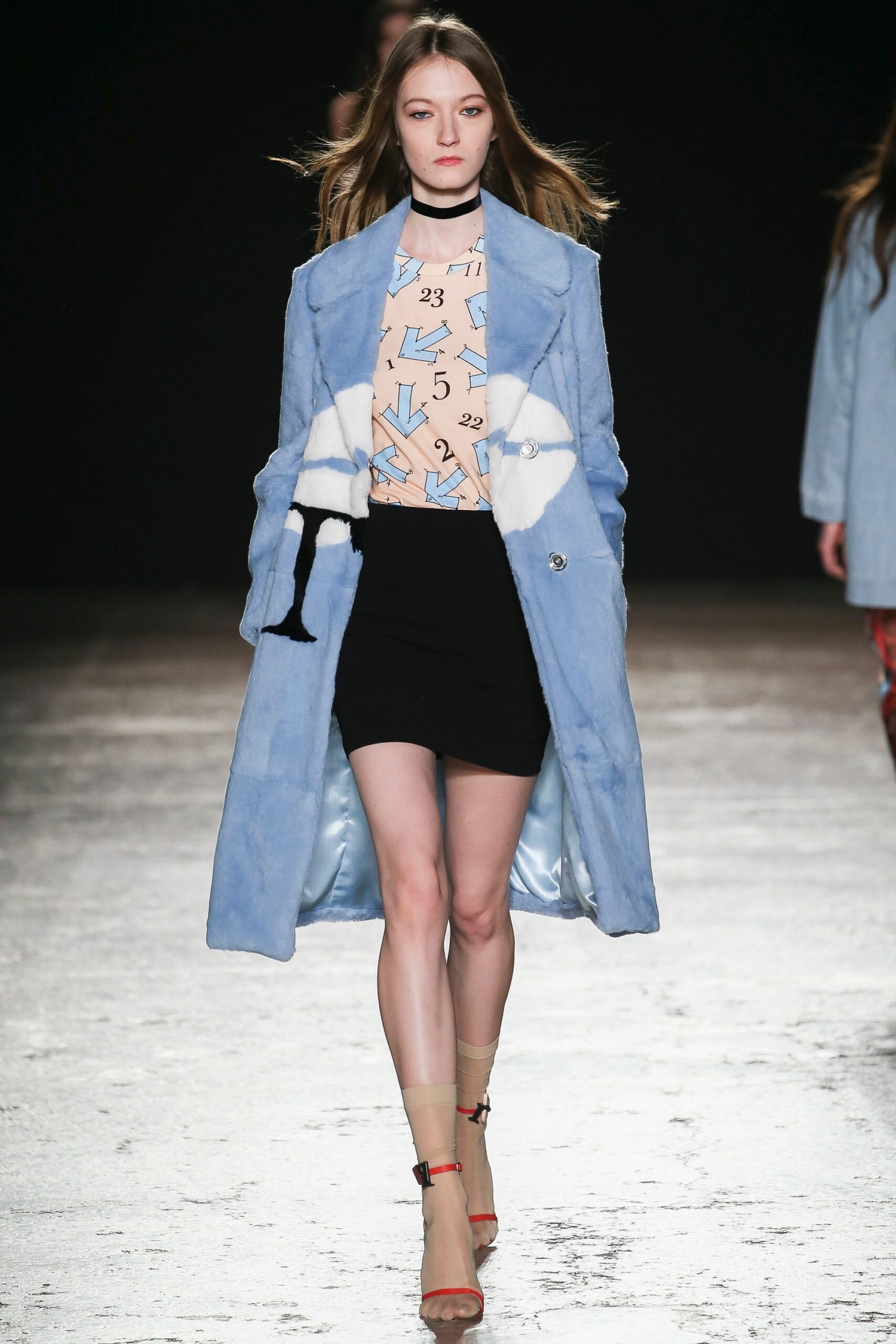 blue faux-fur long-sleeve collared fitted buttoned coat