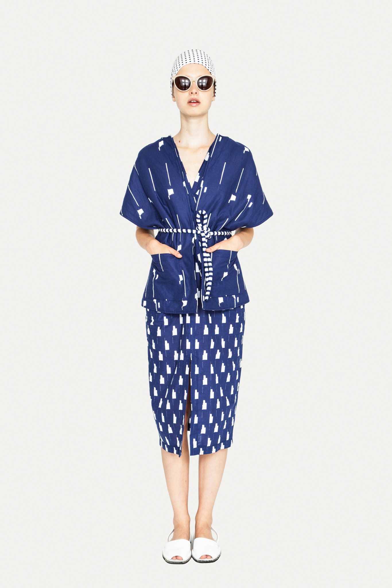 blue cotton slit fitted printed skirt