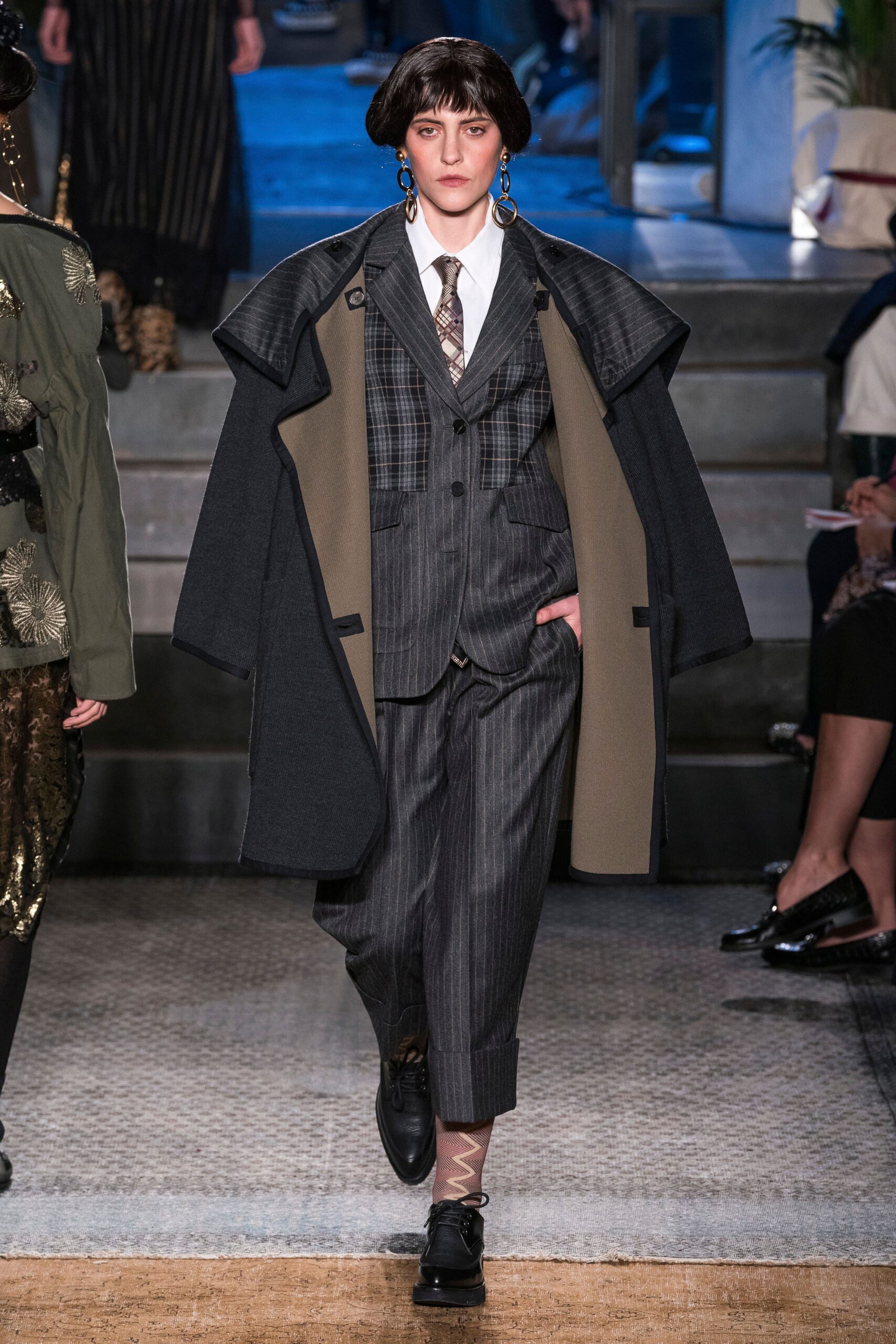black wool long-sleeve collared oversized layered coat