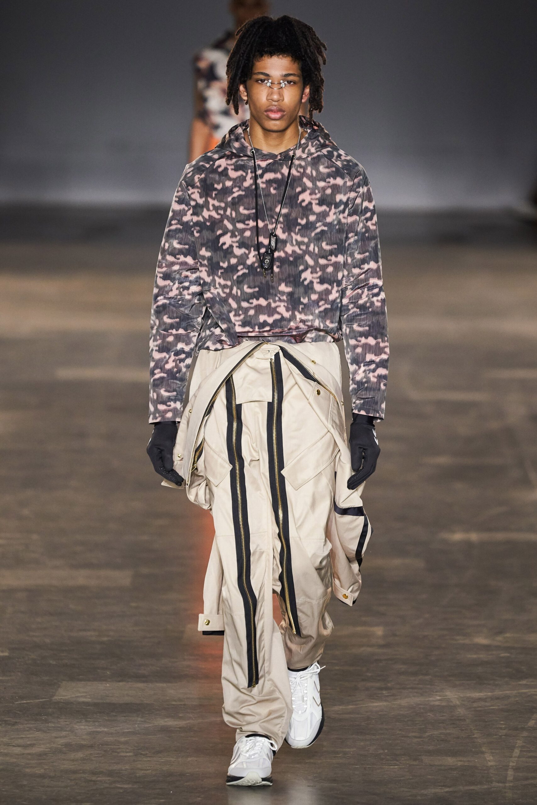 gray printed hoodie with cargo pants