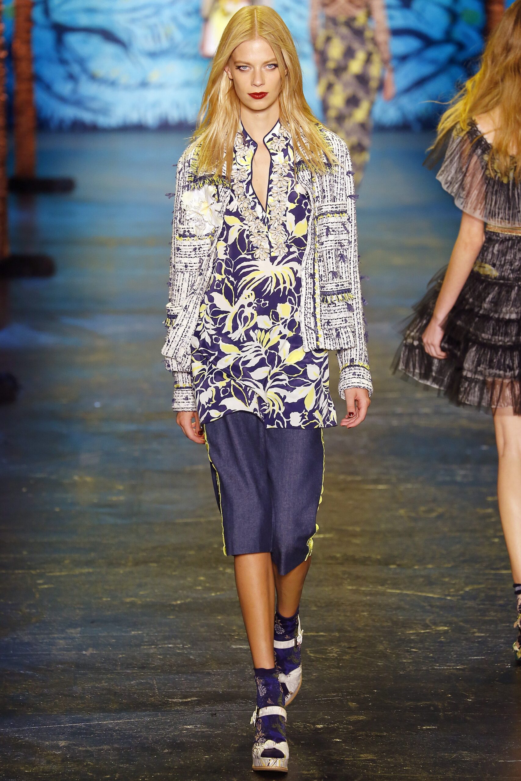 blue cotton long-sleeve collared fitted printed jacket