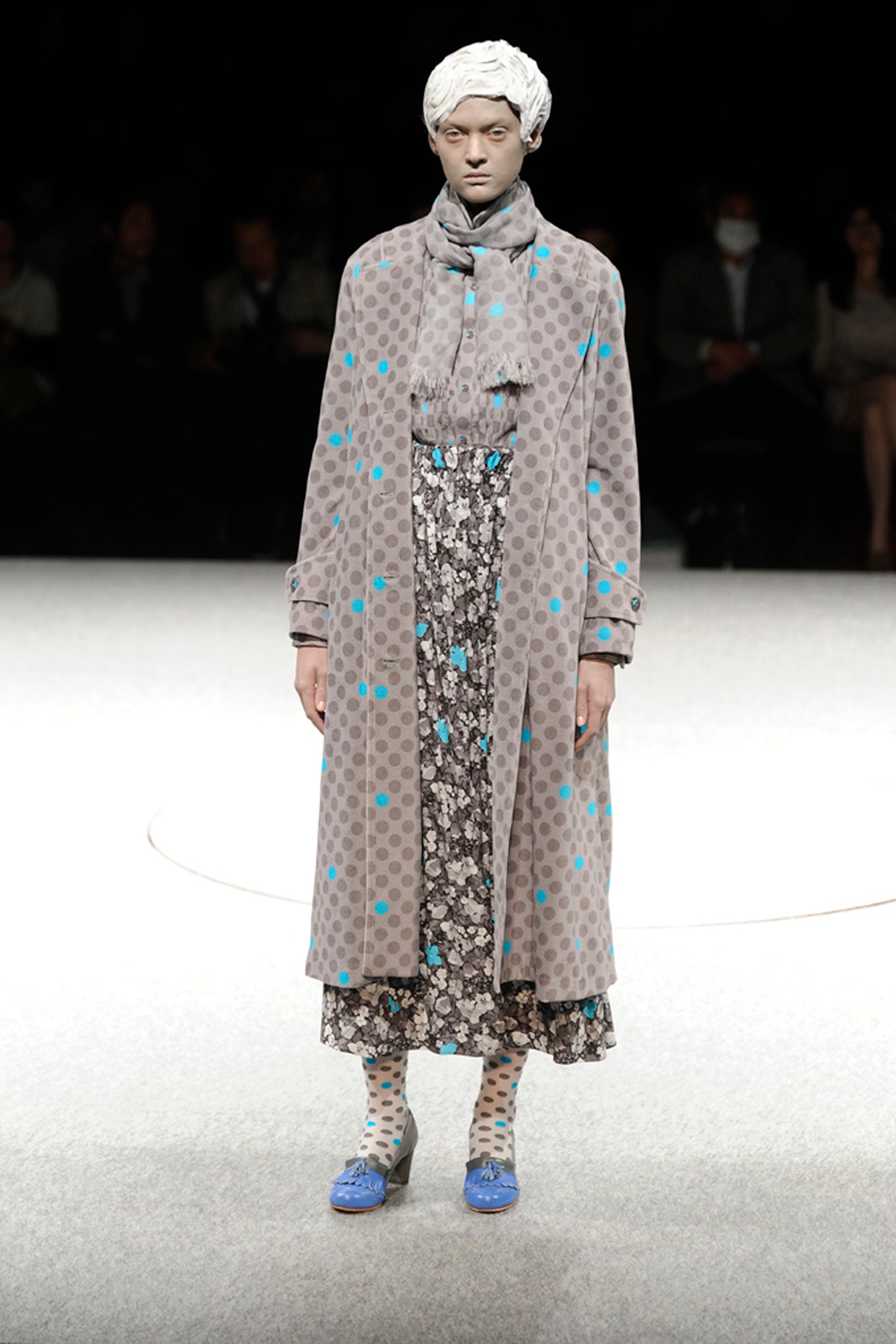 gray cotton long-sleeve collared relaxed buttoned polka-dot coat