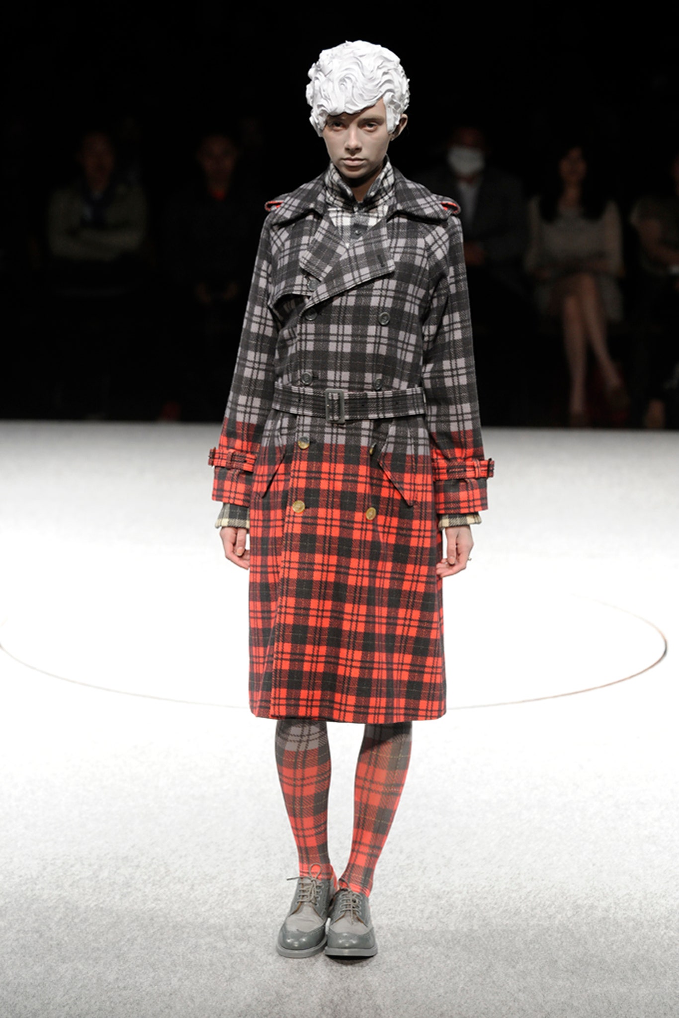 black cotton long-sleeve collared fitted checked belted trench