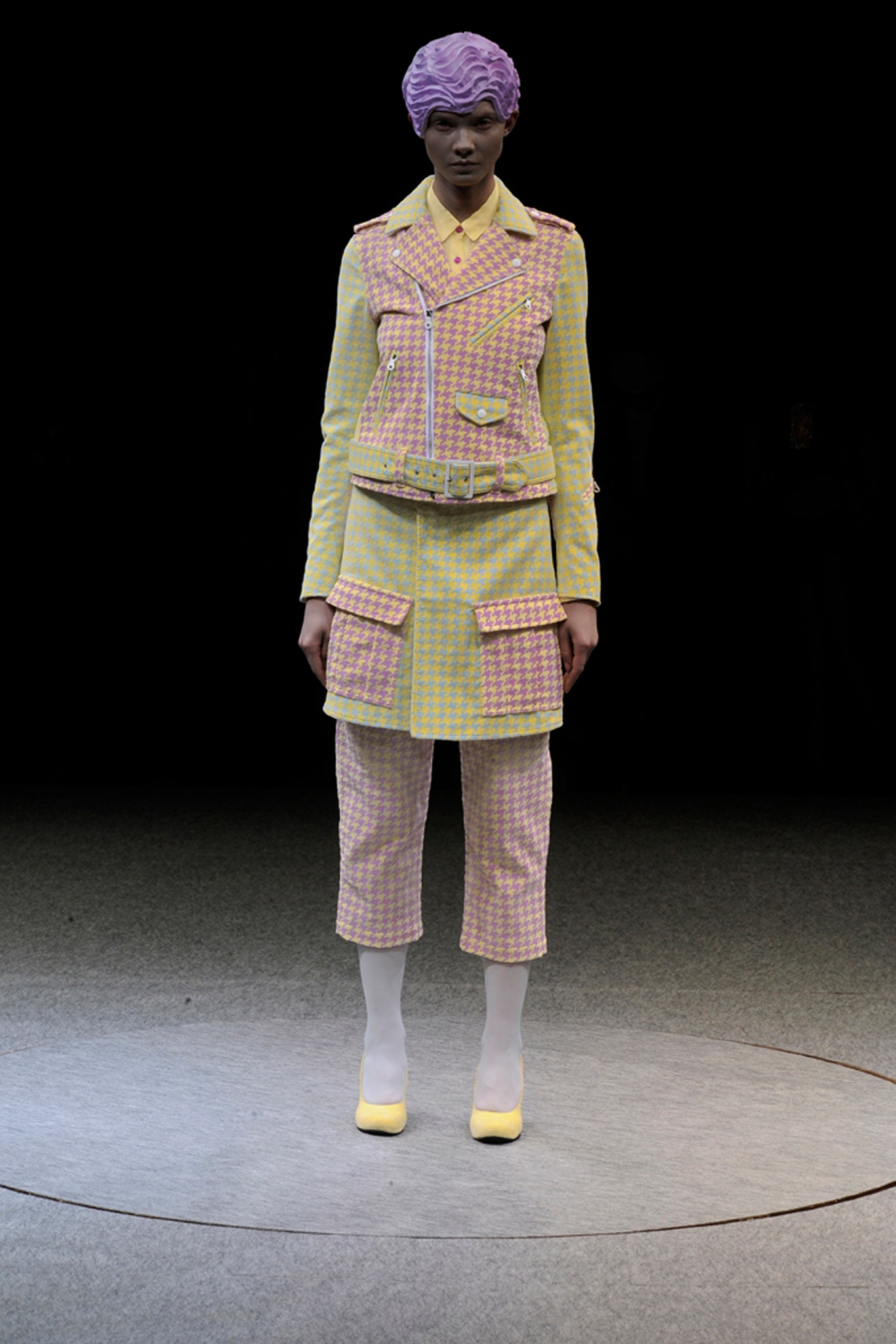 yellow long-sleeve collared fitted checked buttoned jacket