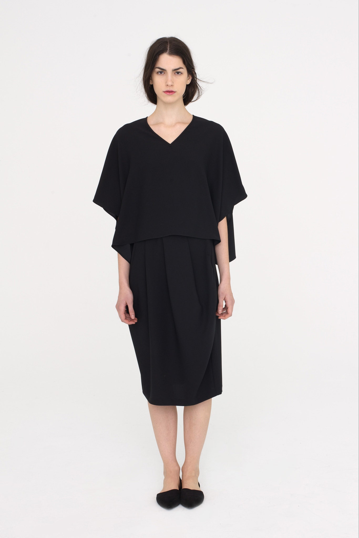black relaxed midi dress