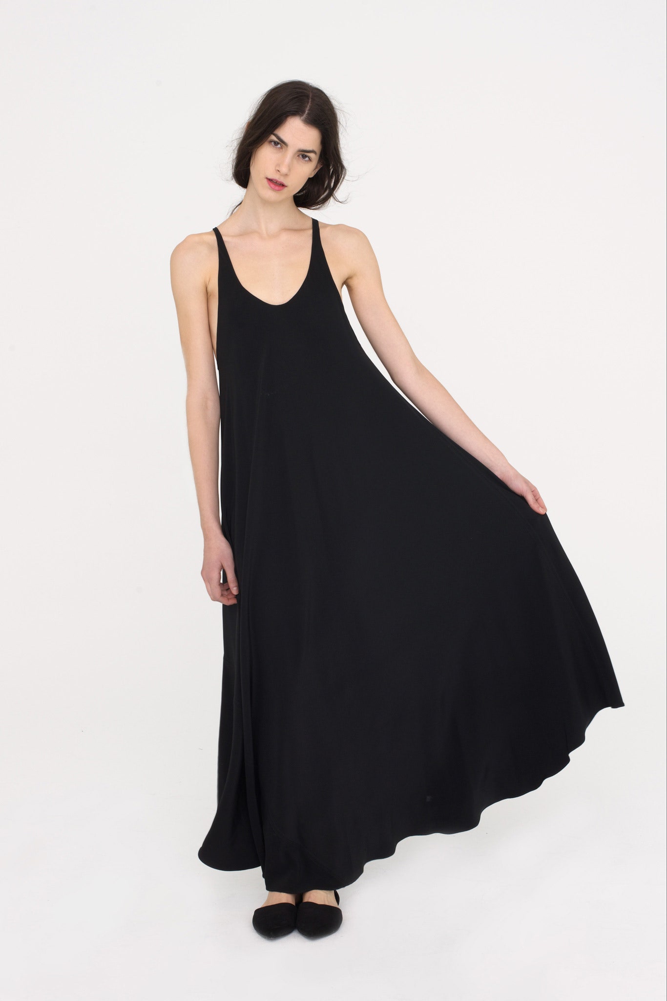 black relaxed sleeveless dress