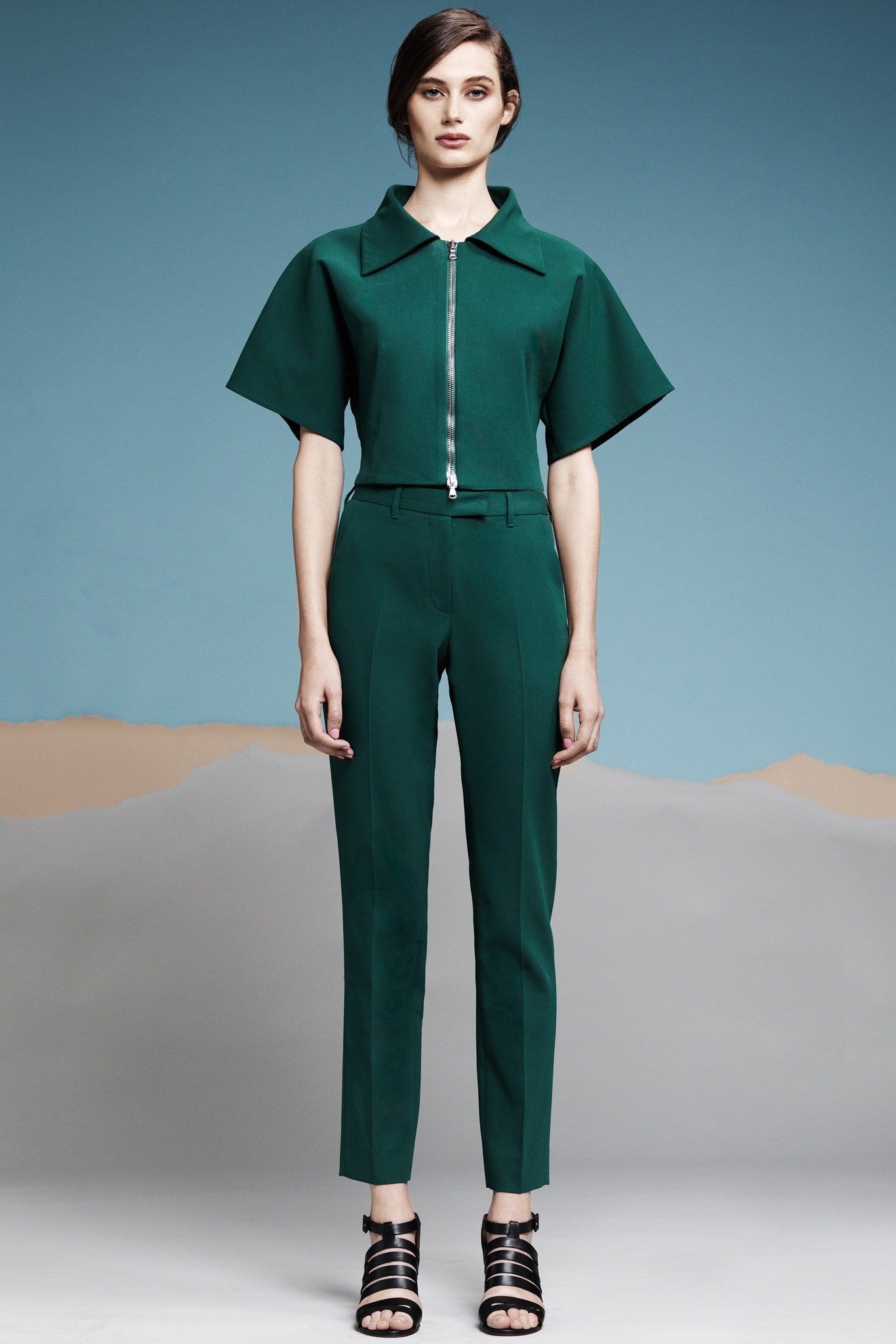 green short-sleeve collared fitted zippered top