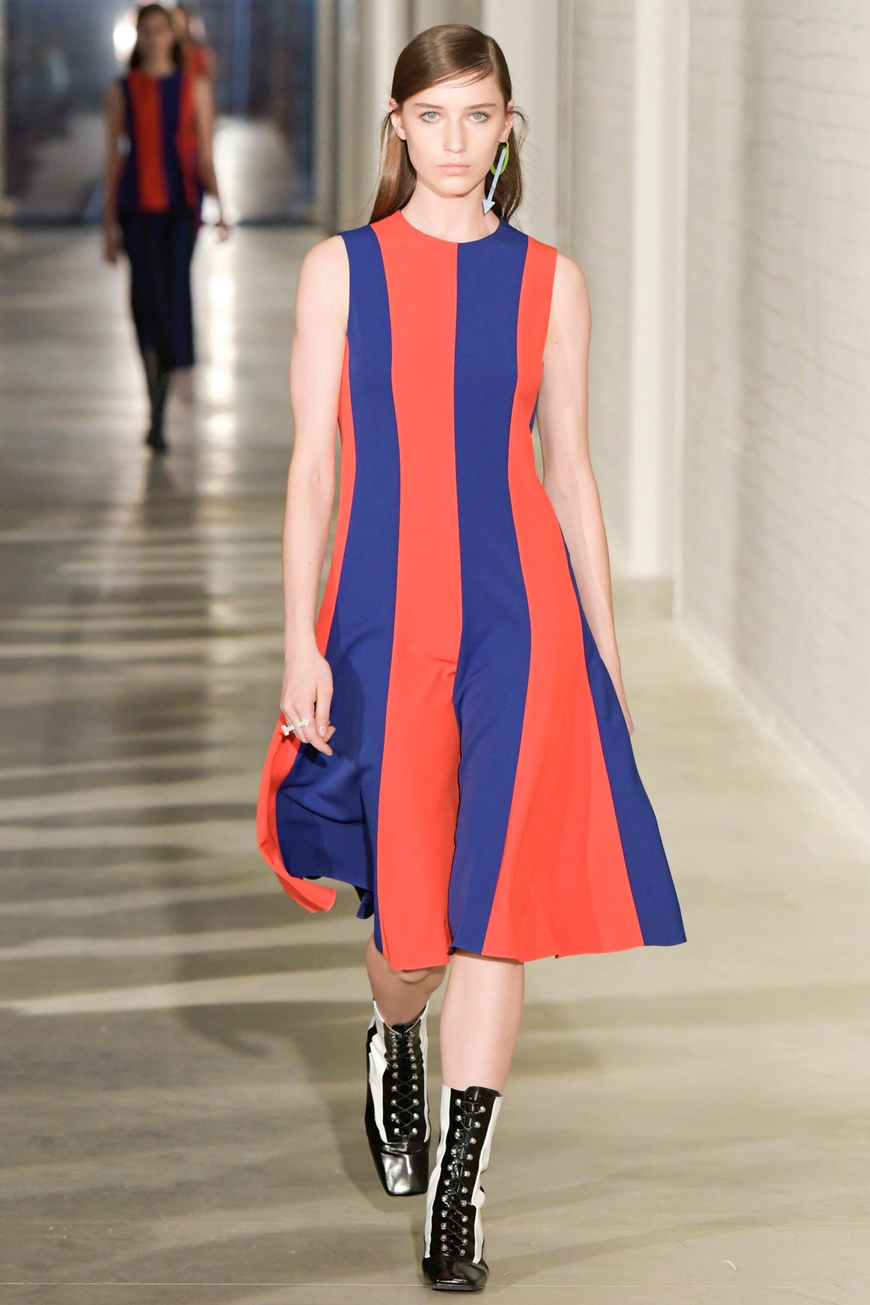 red and blue sleeveless dress