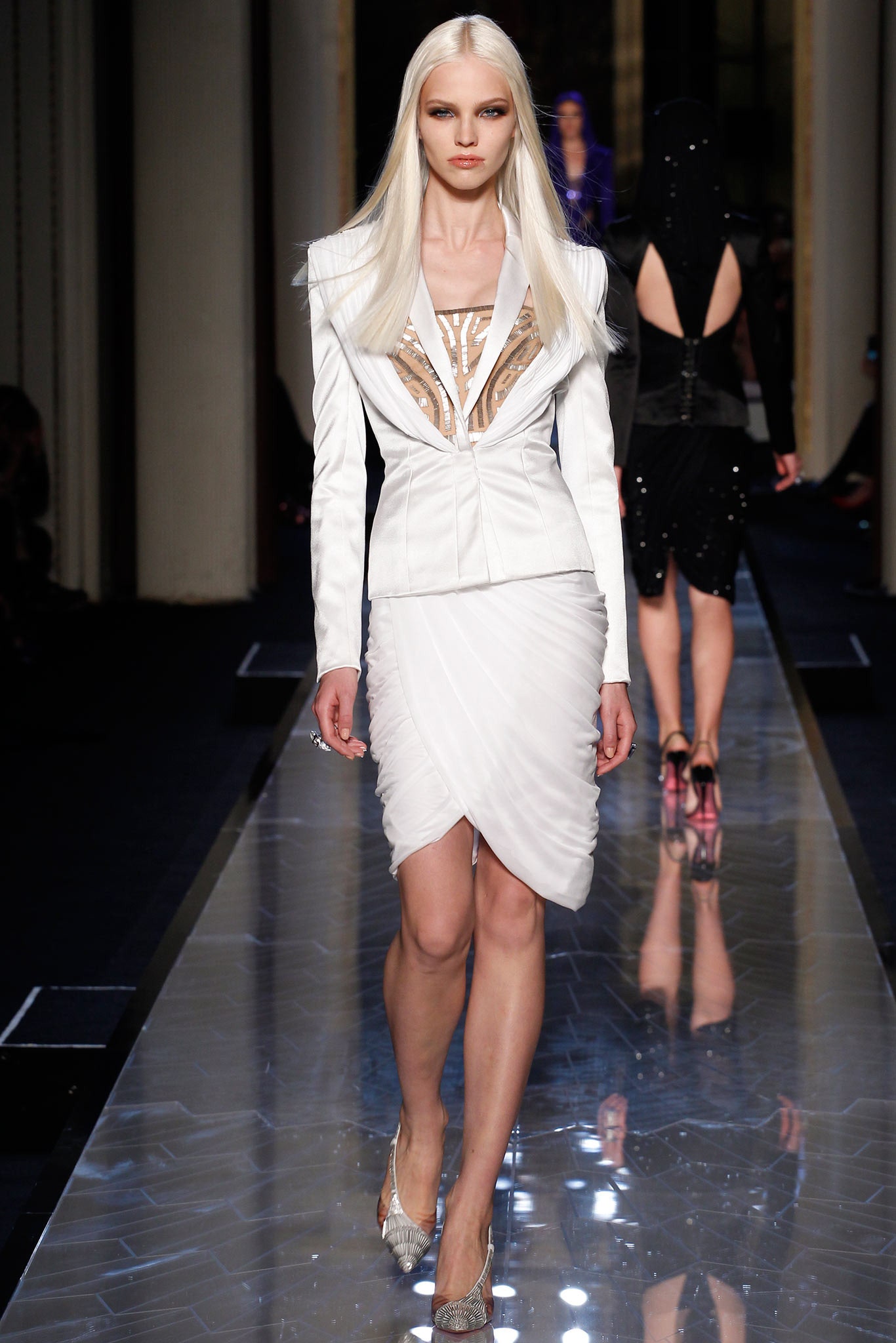 white silk long-sleeve collared fitted buttoned draped blazer