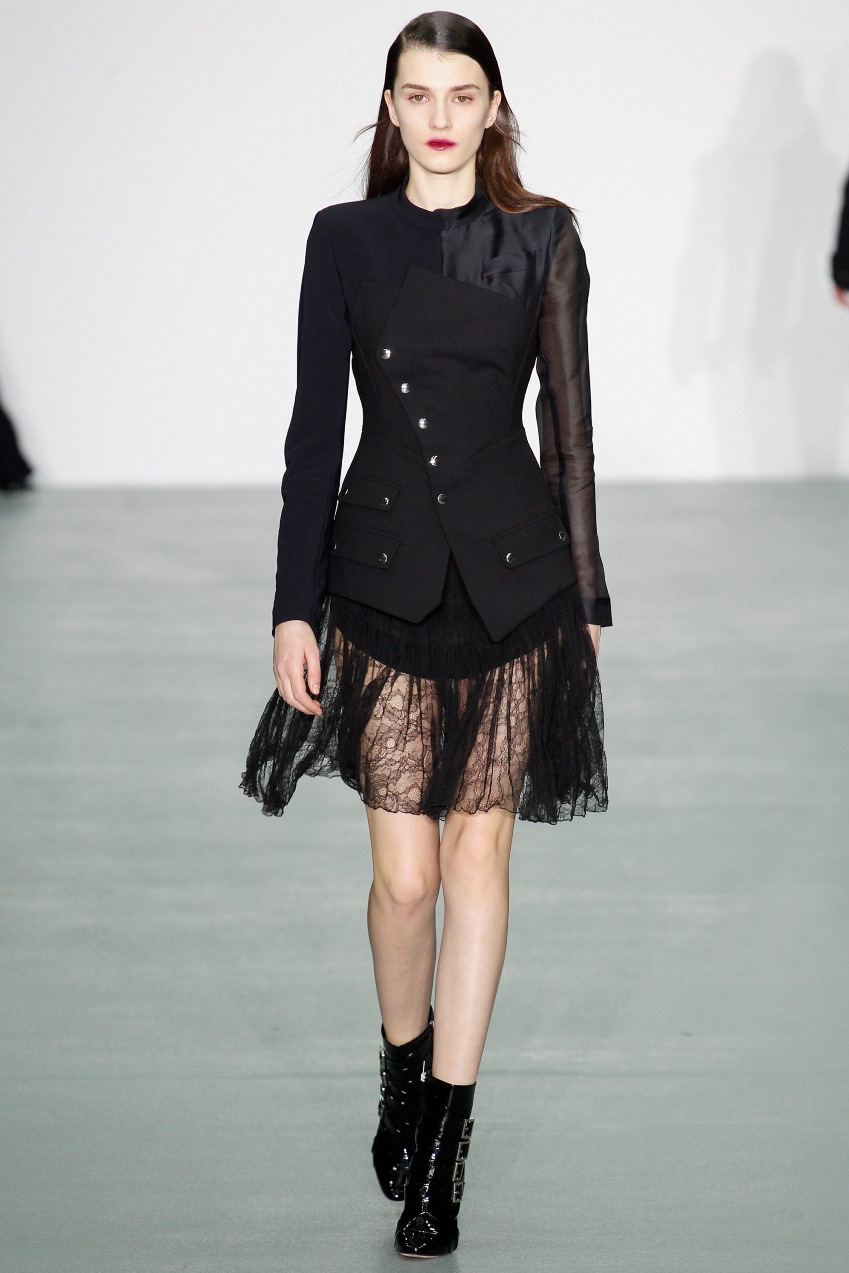 black silk long-sleeve collared tailored buttoned blazer