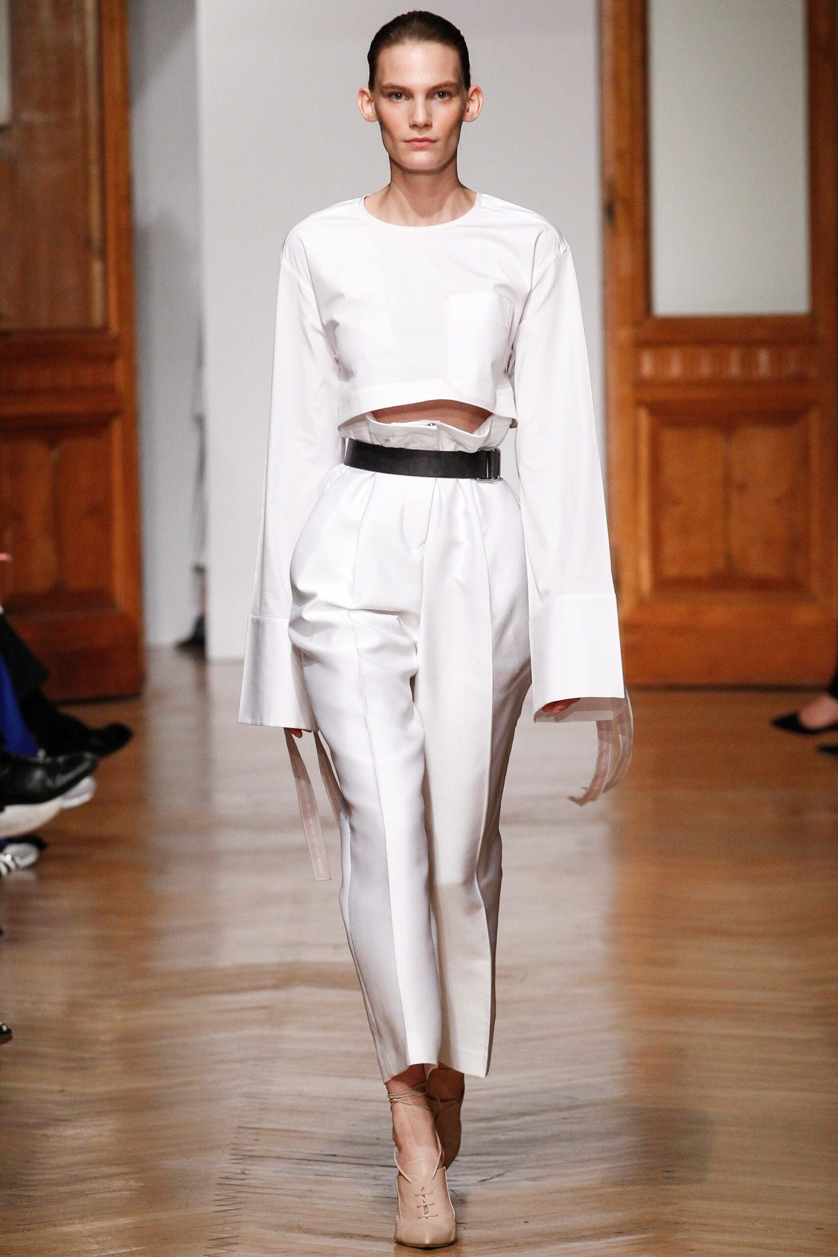 white cotton long-sleeve fitted buttoned cropped top