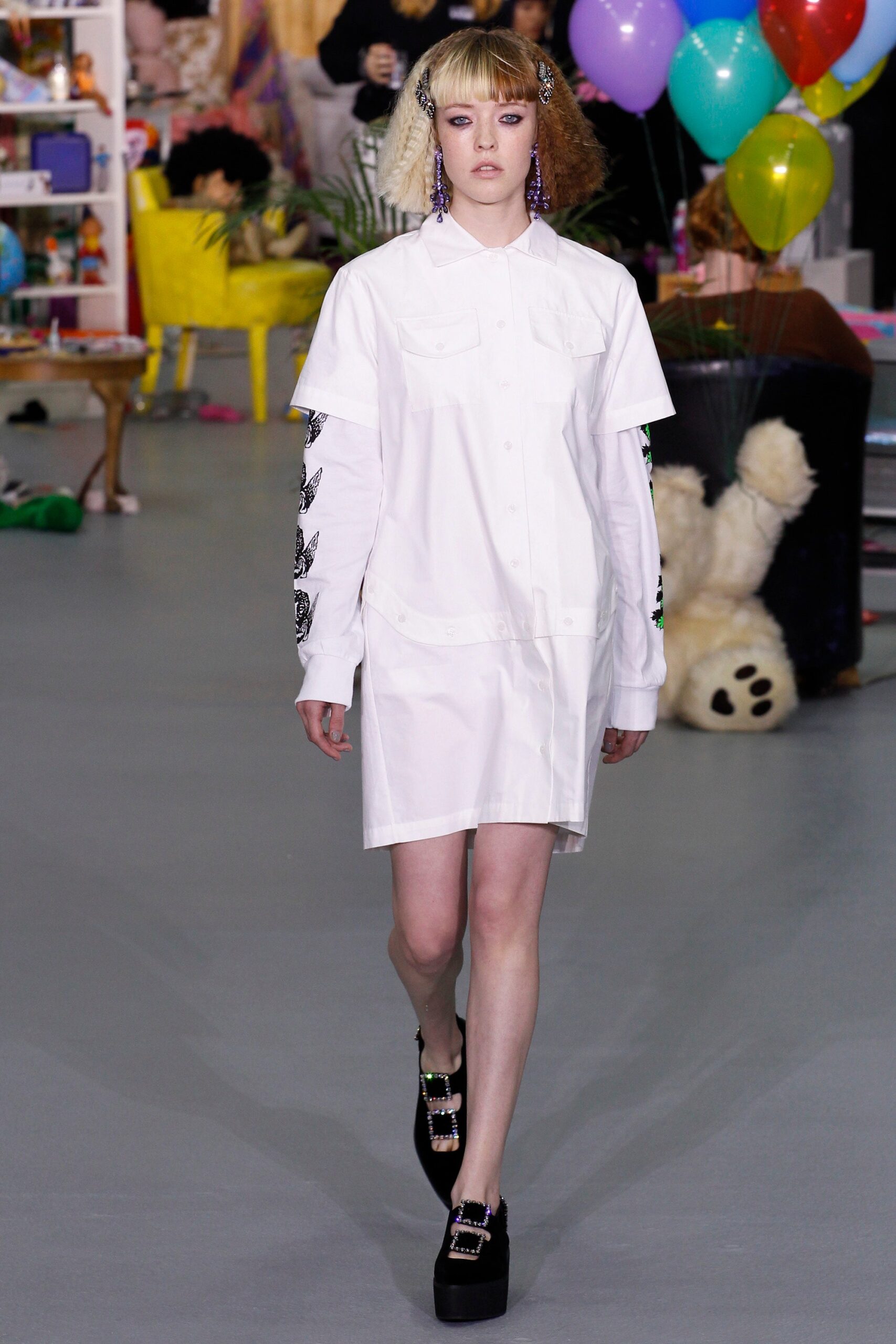 white cotton short-sleeve collared relaxed buttoned short shirt-dress