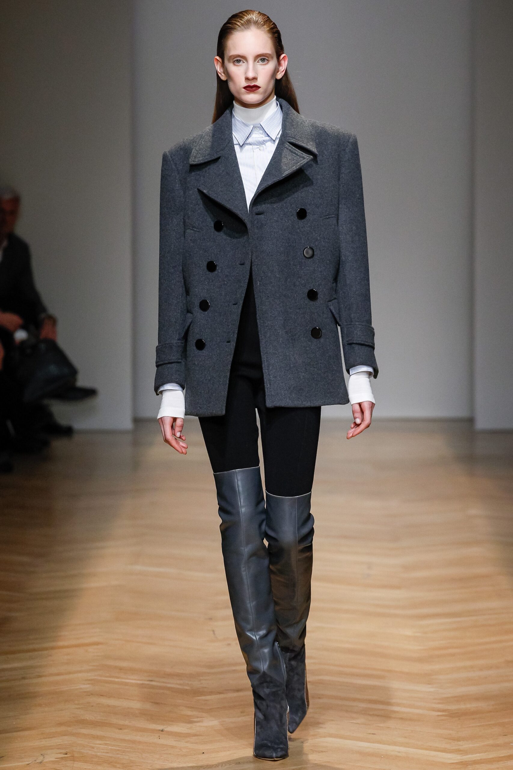 gray wool long-sleeve collared oversized buttoned jacket