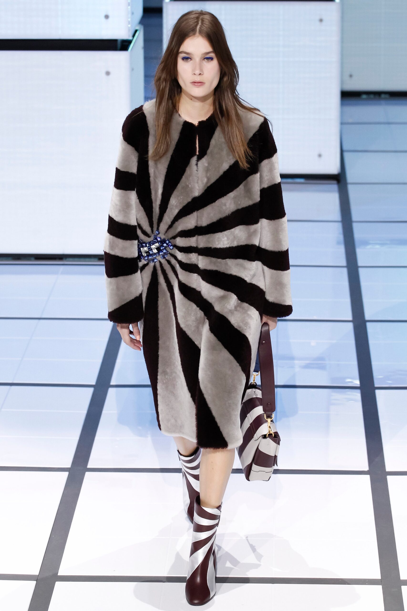 gray fur long-sleeve relaxed zippered printed midi coat