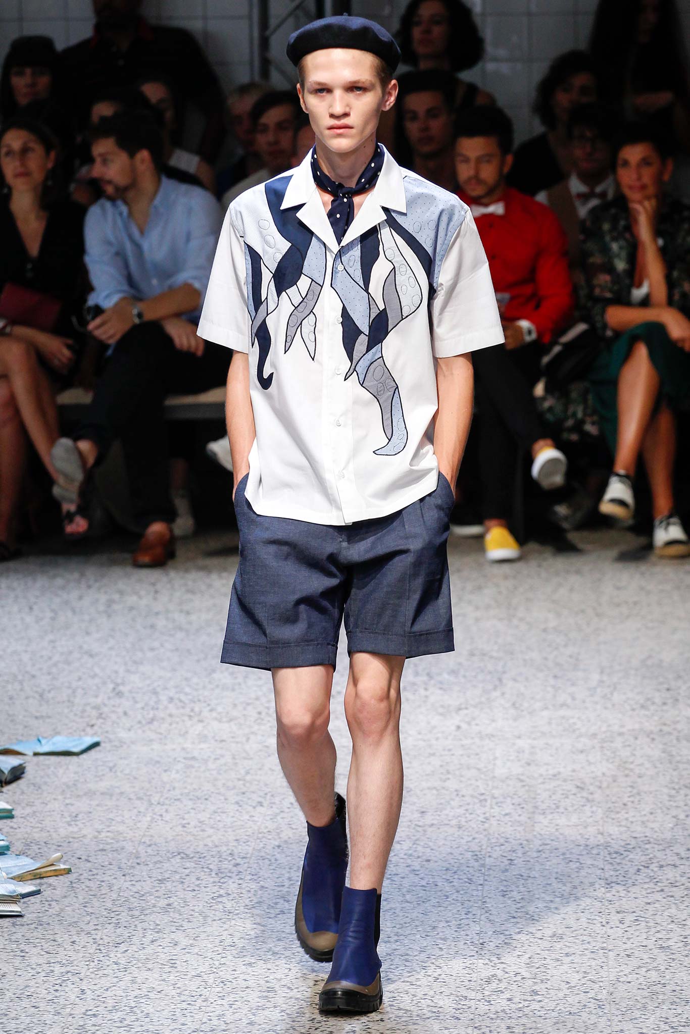 blue cotton relaxed straight-leg short shorts