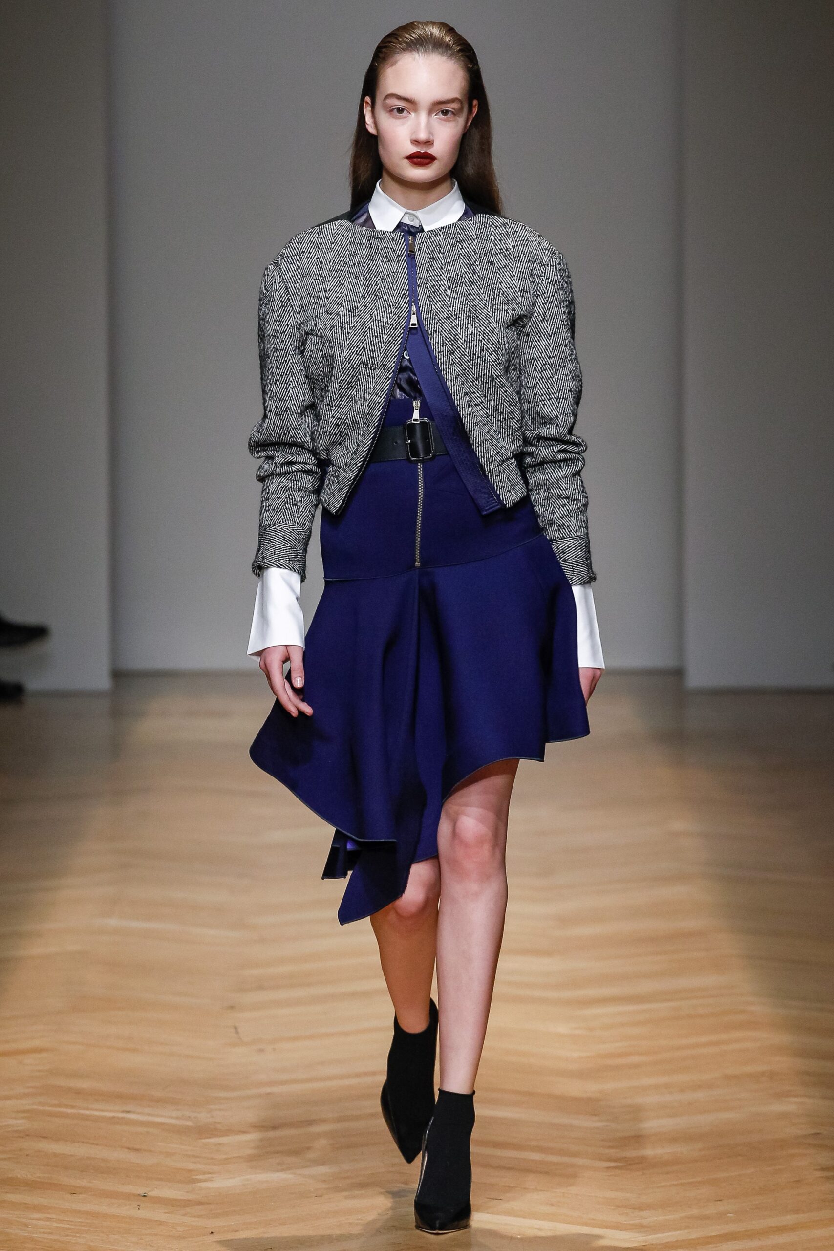 gray wool long-sleeve collared fitted zippered jacket