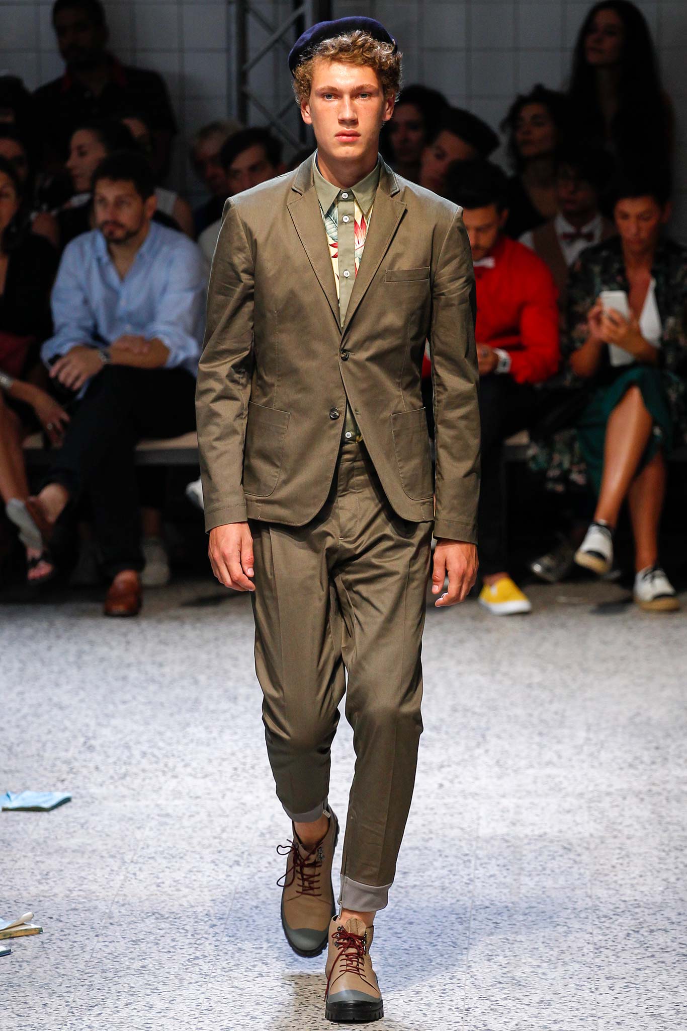 green cotton long-sleeve collared tailored buttoned suit
