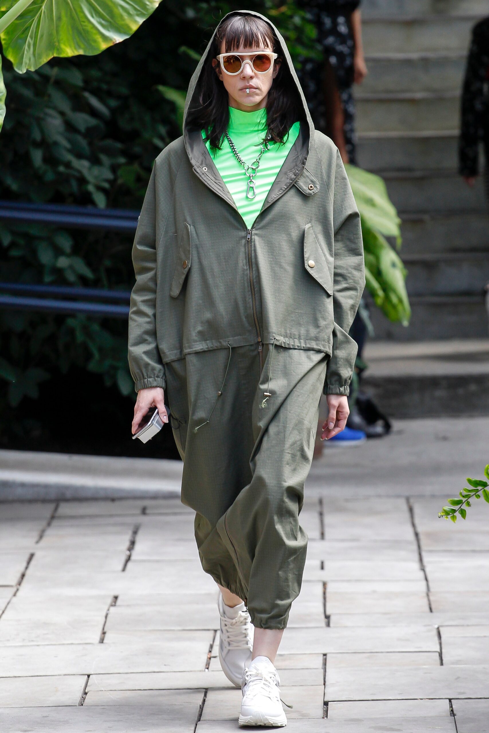 green cotton hooded long-sleeve relaxed zippered pockets jacket