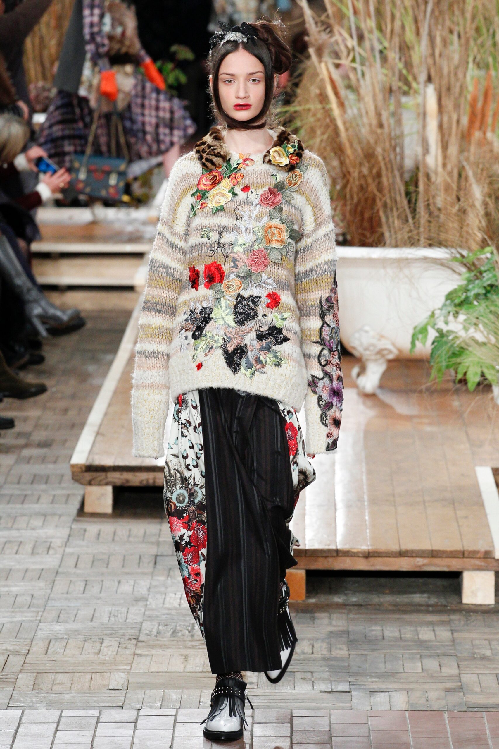 embroidered gray sweater with skirt