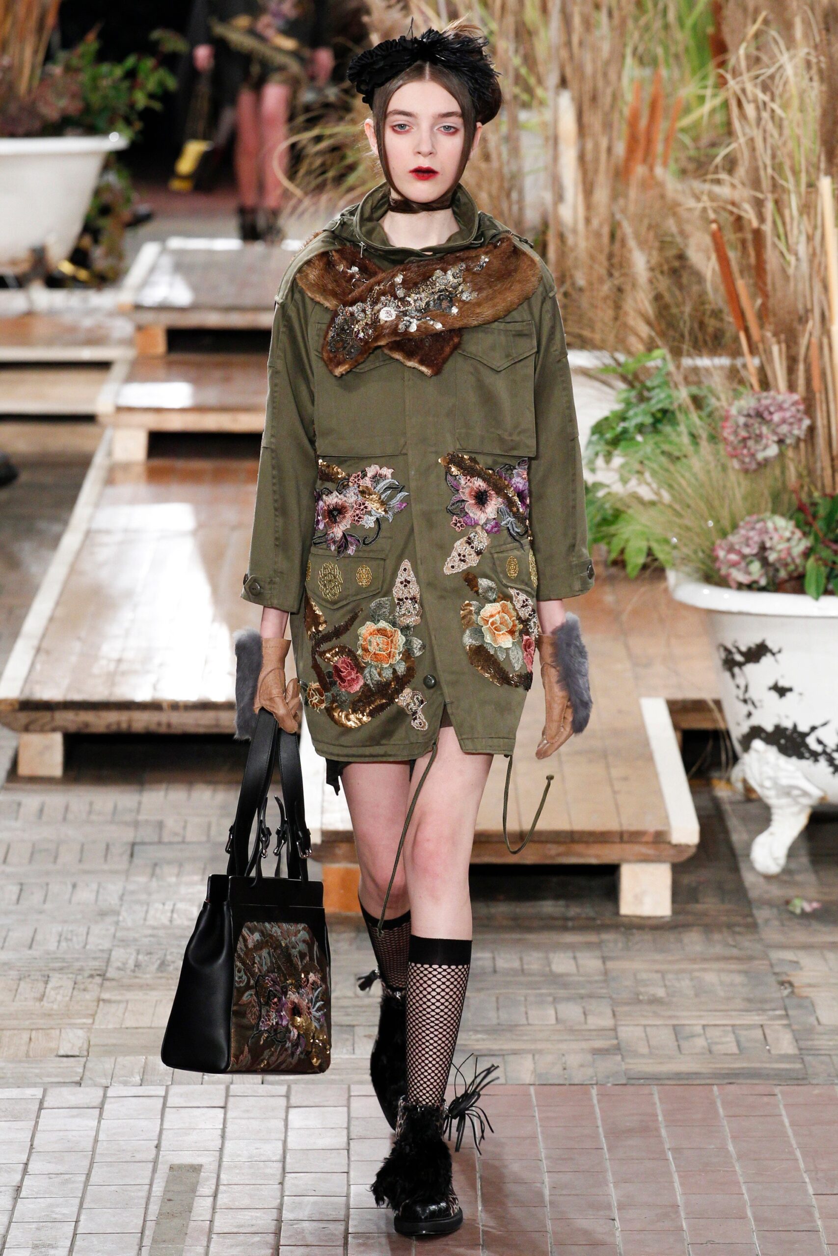 green cotton long-sleeve collared relaxed embroidered pockets coat