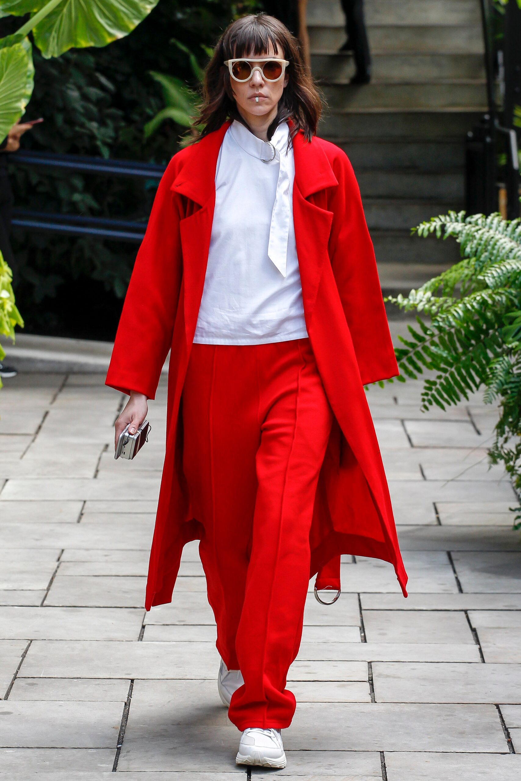 red long-sleeve collared relaxed buttoned coat
