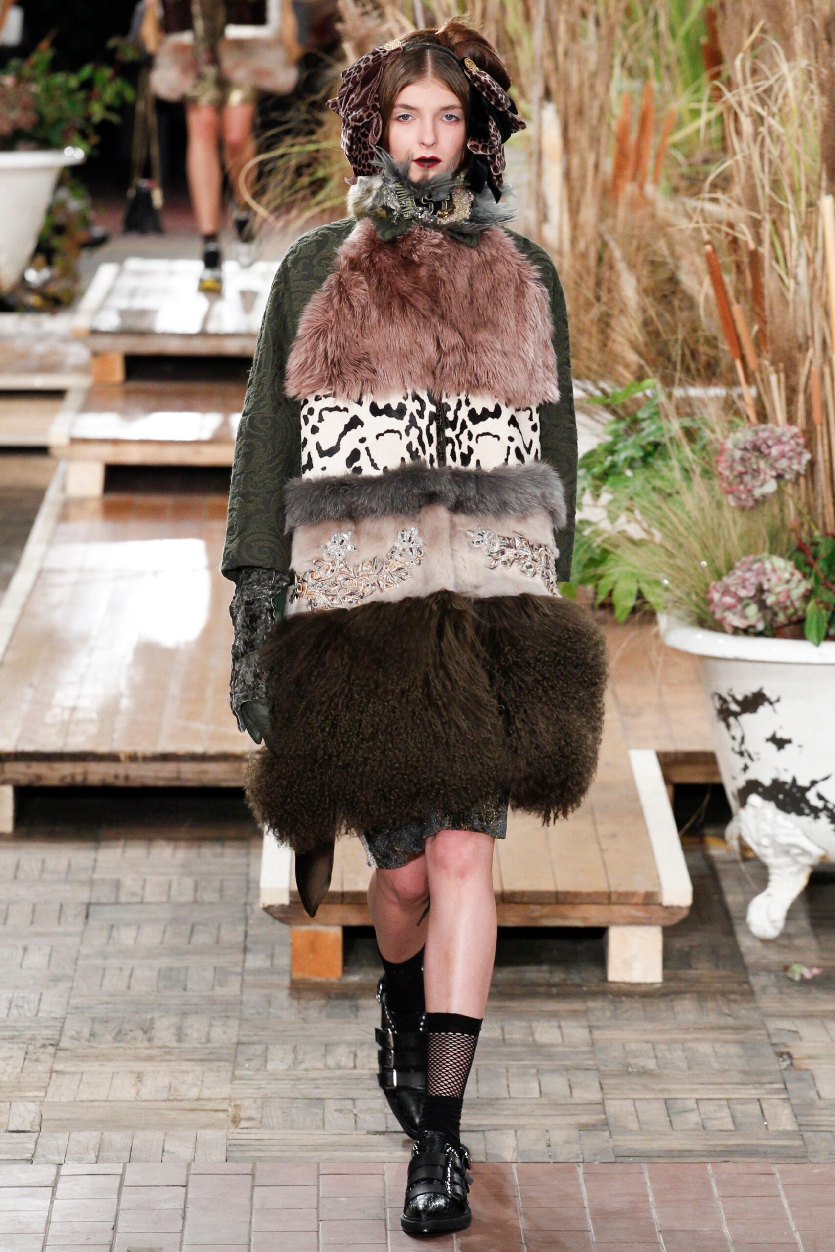 green fur sleeveless relaxed layered fringed cape